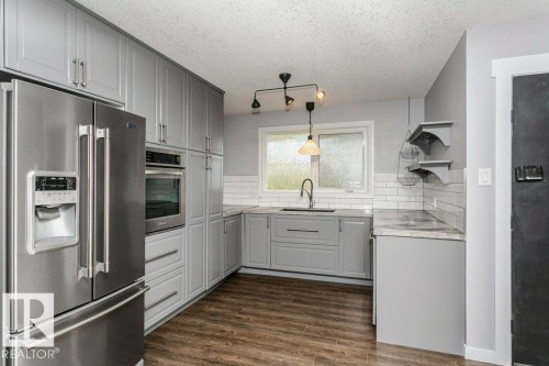 8607 62 Street, Edmonton, AB - Indoor Photo Showing Kitchen With Upgraded Kitchen