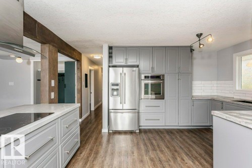 8607 62 Street, Edmonton, AB - Indoor Photo Showing Kitchen With Upgraded Kitchen