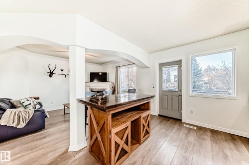 1619 Welbourn Cove Nw, Edmonton, AB - Indoor