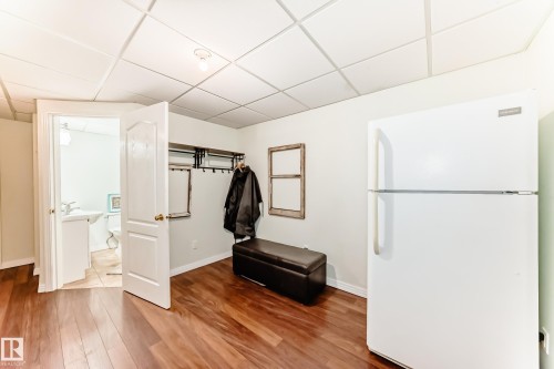 1619 Welbourn Cove Nw, Edmonton, AB - Indoor