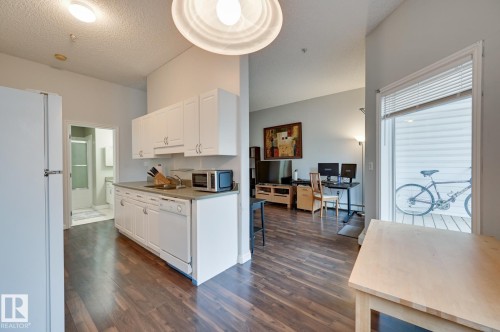 107 11446 40 Avenue, Edmonton, AB - Indoor Photo Showing Kitchen