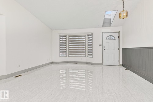 14523 32 Street, Edmonton, AB - Indoor Photo Showing Other Room