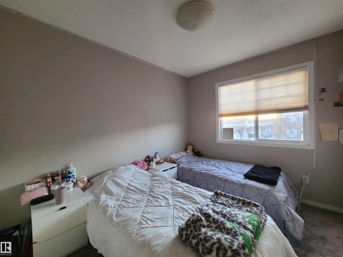 448 Hemingway Road Nw, Edmonton, AB - Indoor Photo Showing Bedroom