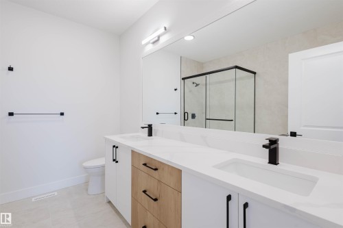 367 Bluff Cove, Leduc, AB - Indoor Photo Showing Bathroom