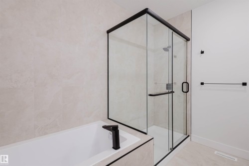 367 Bluff Cove, Leduc, AB - Indoor Photo Showing Bathroom