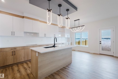367 Bluff Cove, Leduc, AB - Indoor Photo Showing Kitchen