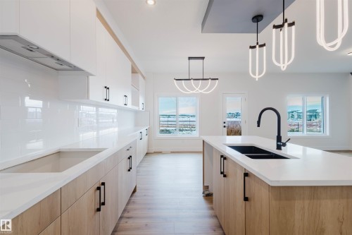 367 Bluff Cove, Leduc, AB - Indoor Photo Showing Kitchen With Double Sink With Upgraded Kitchen
