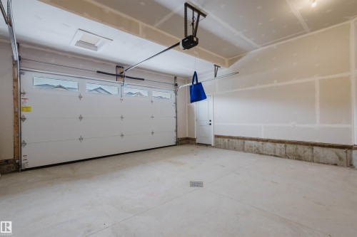 367 Bluff Cove, Leduc, AB - Indoor Photo Showing Garage