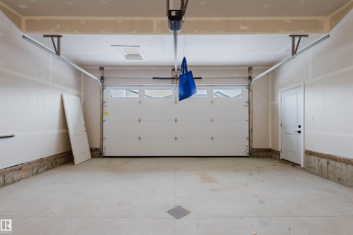 367 Bluff Cove, Leduc, AB - Indoor Photo Showing Garage