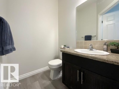 B 4706 57 Avenue, Wetaskiwin, AB - Indoor Photo Showing Bathroom