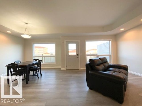 B 4706 57 Avenue, Wetaskiwin, AB - Indoor Photo Showing Living Room