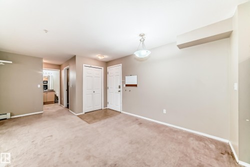 310 4309 33 Street, Stony Plain, AB - Indoor Photo Showing Other Room