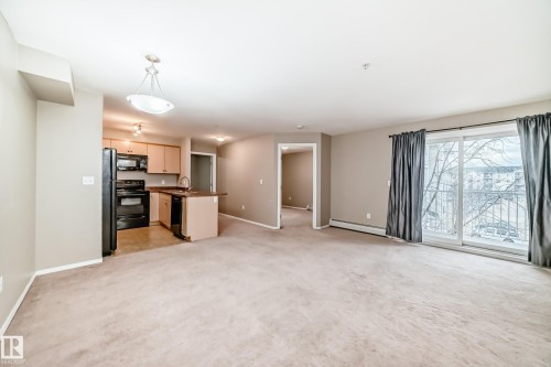 310 4309 33 Street, Stony Plain, AB - Indoor Photo Showing Kitchen