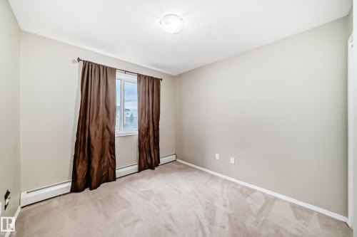 310 4309 33 Street, Stony Plain, AB - Indoor Photo Showing Other Room