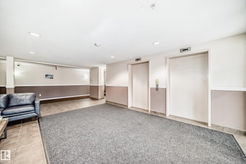 310 4309 33 Street, Stony Plain, AB - Indoor Photo Showing Other Room