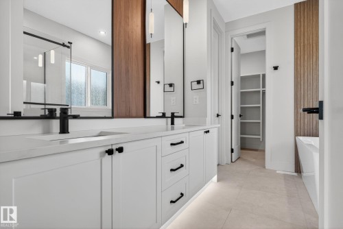 1 Elwyck Gate, Spruce Grove, AB - Indoor Photo Showing Bathroom