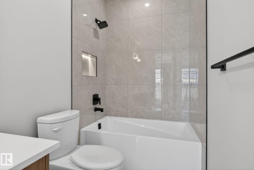 1 Elwyck Gate, Spruce Grove, AB - Indoor Photo Showing Bathroom