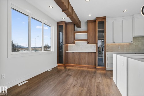 1 Elwyck Gate, Spruce Grove, AB - Indoor Photo Showing Kitchen