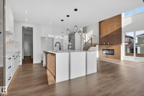 1 Elwyck Gate, Spruce Grove, AB - Indoor Photo Showing Kitchen With Upgraded Kitchen