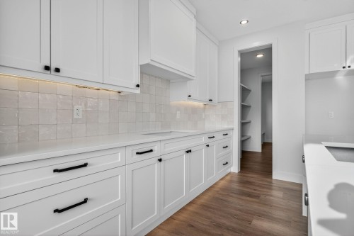 1 Elwyck Gate, Spruce Grove, AB - Indoor Photo Showing Kitchen