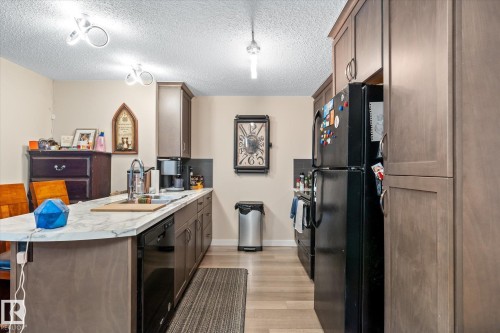 257 7805 71 Street, Edmonton, AB - Indoor Photo Showing Kitchen