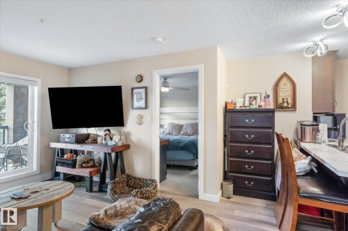 257 7805 71 Street, Edmonton, AB - Indoor Photo Showing Living Room