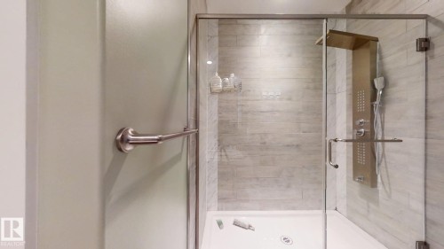 1273 Adamson Drive, Edmonton, AB - Indoor Photo Showing Bathroom