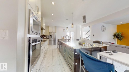 1273 Adamson Drive, Edmonton, AB - Indoor Photo Showing Kitchen With Upgraded Kitchen