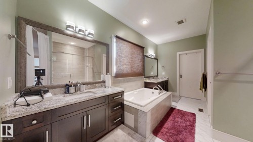 1273 Adamson Drive, Edmonton, AB - Indoor Photo Showing Bathroom