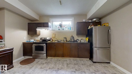 1273 Adamson Drive, Edmonton, AB - Indoor Photo Showing Kitchen