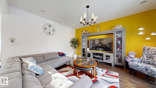 1273 Adamson Drive, Edmonton, AB - Indoor Photo Showing Living Room