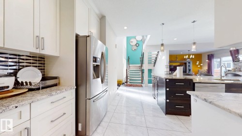 1273 Adamson Drive, Edmonton, AB - Indoor Photo Showing Kitchen With Upgraded Kitchen