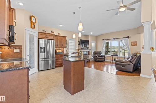 50 Willow Wood Lane, Stony Plain, AB - Indoor Photo Showing Kitchen With Stainless Steel Kitchen