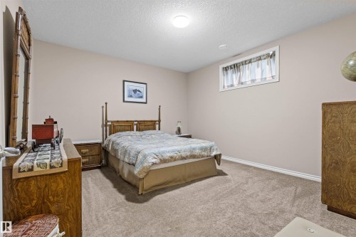 50 Willow Wood Lane, Stony Plain, AB - Indoor Photo Showing Bedroom