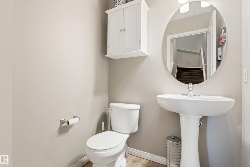 47 1140 Chappelle Blvd, Sw, Edmonton, AB - Indoor Photo Showing Bathroom