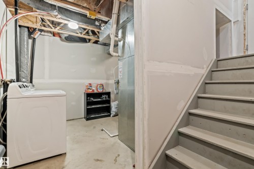 47 1140 Chappelle Blvd, Sw, Edmonton, AB - Indoor Photo Showing Laundry Room