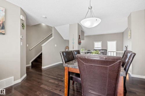 47 1140 Chappelle Blvd, Sw, Edmonton, AB - Indoor Photo Showing Dining Room