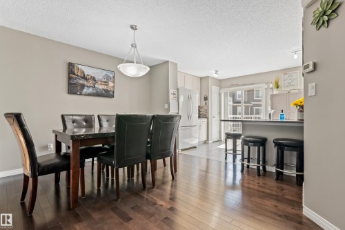 47 1140 Chappelle Blvd, Sw, Edmonton, AB - Indoor Photo Showing Dining Room