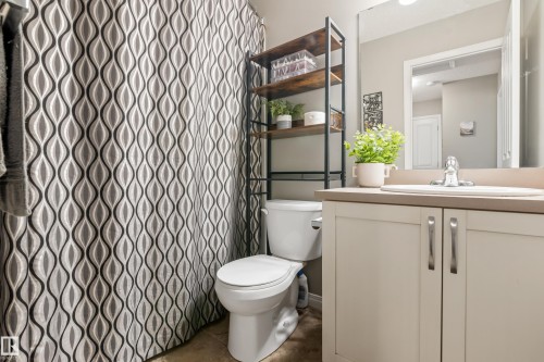 47 1140 Chappelle Blvd, Sw, Edmonton, AB - Indoor Photo Showing Bathroom