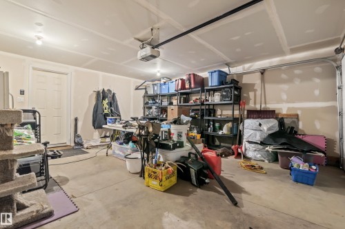 47 1140 Chappelle Blvd, Sw, Edmonton, AB - Indoor Photo Showing Garage