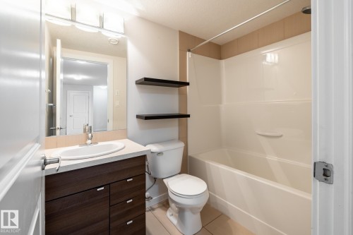 108 9523 160 Avenue, Edmonton, AB - Indoor Photo Showing Bathroom