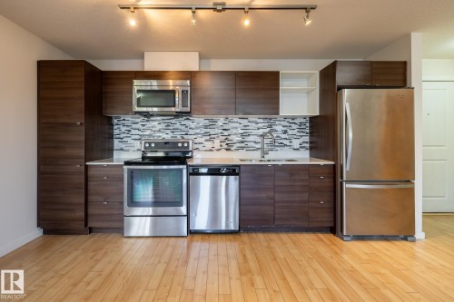 108 9523 160 Avenue, Edmonton, AB - Indoor Photo Showing Kitchen With Stainless Steel Kitchen With Upgraded Kitchen