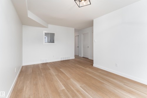 14217 32 Street, Edmonton, AB - Indoor Photo Showing Other Room