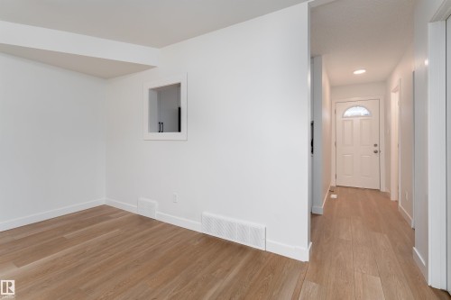 14217 32 Street, Edmonton, AB - Indoor Photo Showing Other Room