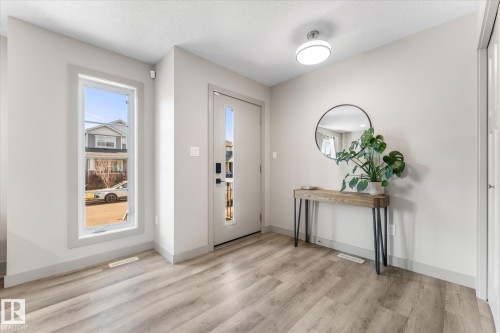 14 Hemingway Crescent, Spruce Grove, AB - Indoor Photo Showing Other Room