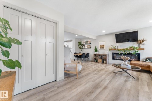 14 Hemingway Crescent, Spruce Grove, AB - Indoor Photo Showing Living Room With Fireplace