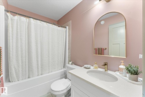 14 Hemingway Crescent, Spruce Grove, AB - Indoor Photo Showing Bathroom