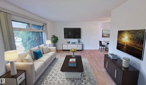 7004 93 Avenue, Edmonton, AB - Indoor Photo Showing Living Room