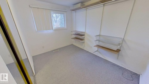7004 93 Avenue, Edmonton, AB - Indoor Photo Showing Other Room