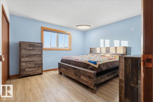 453058 Rge Road 270, Rural Wetaskiwin County, AB - Indoor Photo Showing Bedroom